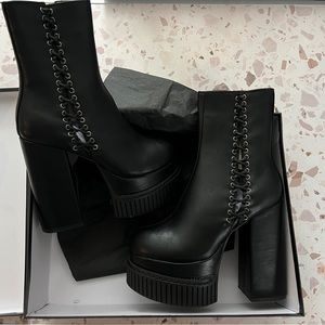 Lamoda lace up side boots
